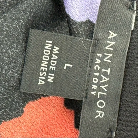 Black cowl neck polka dot sleeveless blouse. - Picture 6 of 7